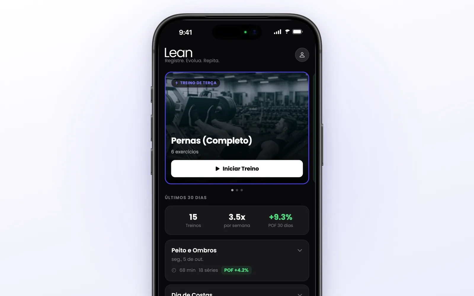 App de treino Lean no iPhone mostrando a nota POF de sobrecarga progressiva de cada treino e dos últimos 30 dias